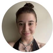 Soy una persona versátil y con un muy buen trato hacia los niños, en mi experiencia profesional queda plasmado. Mi intención no es trabajar por los niños; mi intención es trabajar con ellos y servir más de guía para que ellos solos se vayan dando cuenta d